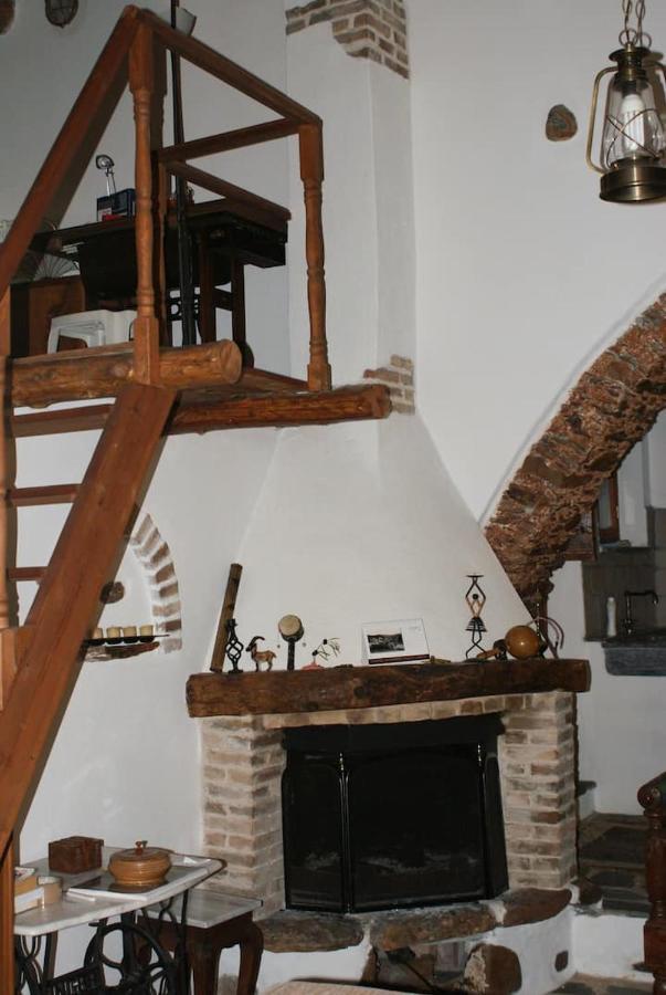 Afrodite'S House-Restaurated Oil Factory Ajá Kültér fotó